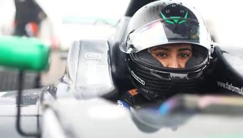 ريما الجفالي أول سعودية في سباق سيارات الفورمولا